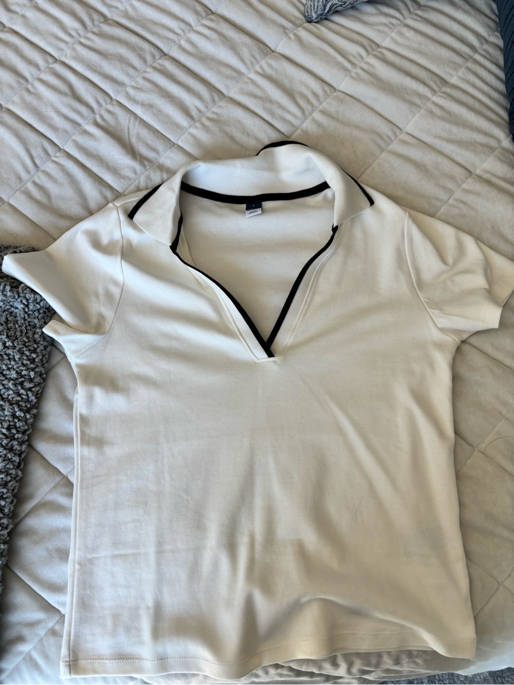 Old Navy White Crop Polo Top with Black Trim 🤍🖤 - Picture 3 of 4